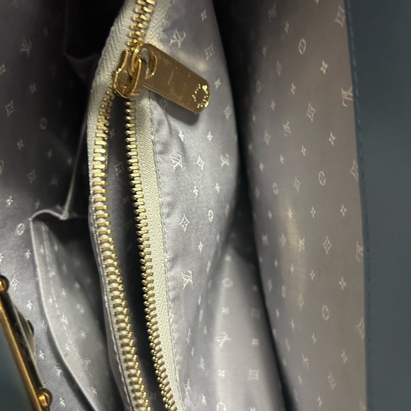 Louis Vuitton Cuir Suhali Blue and Gold Satchel with Trunk-Style Design - Picture 14 of 15